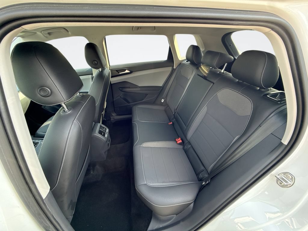 Used 2023 Volkswagen Taos SE FWD image 24