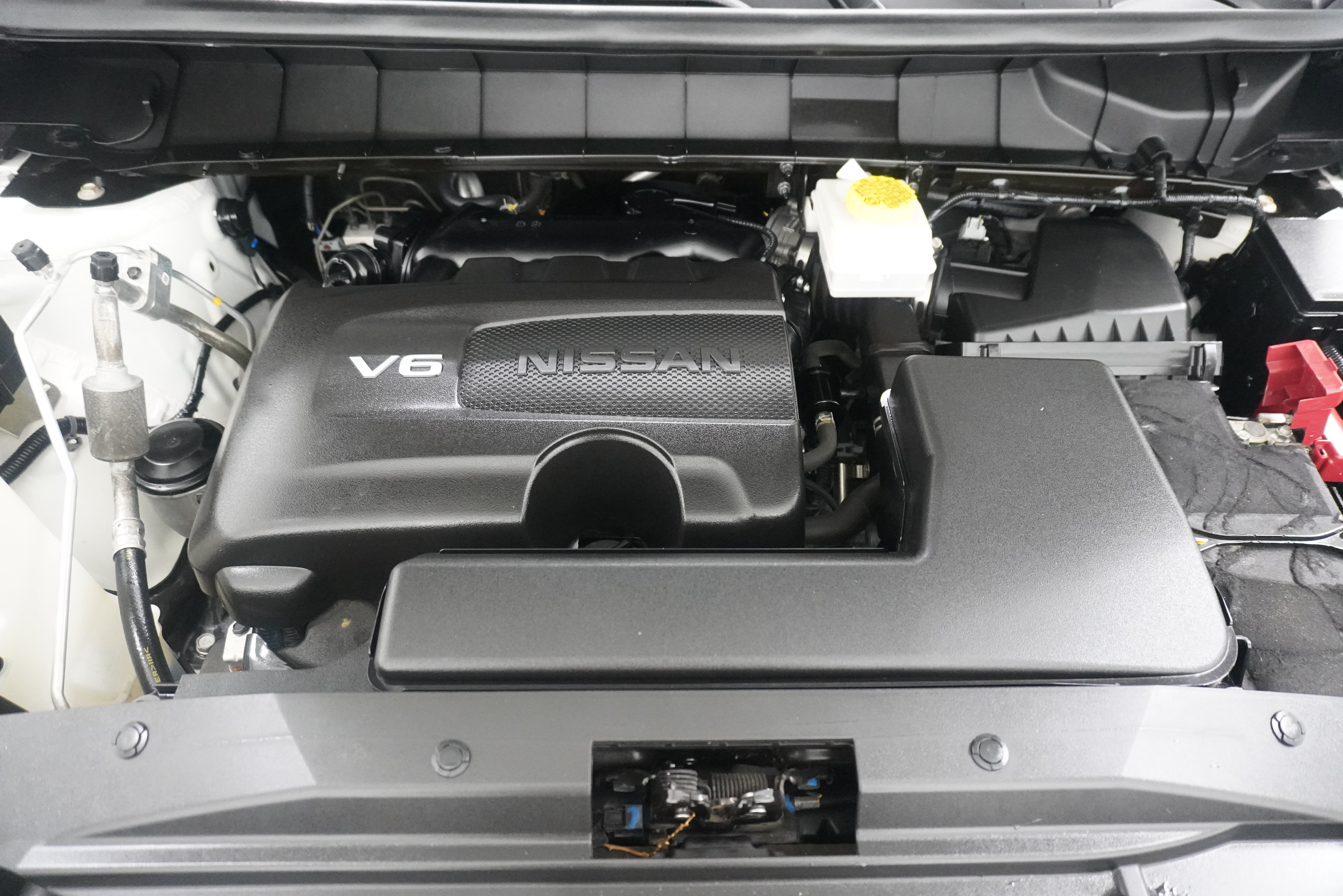 Used 2023 Nissan Pathfinder Platinum w/ Lighting Package (N93) FWD image 40