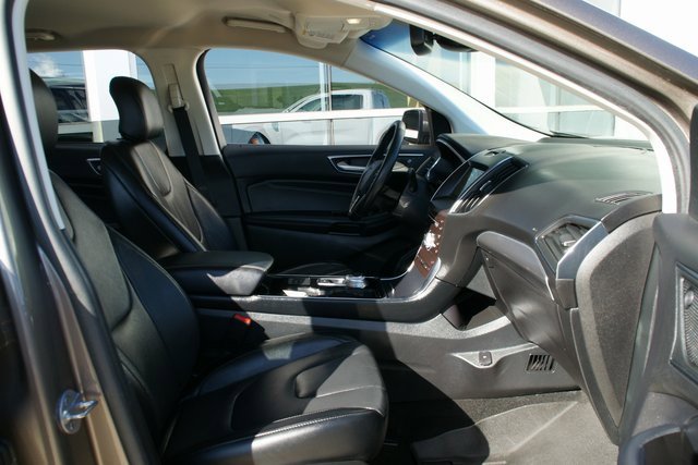 Used 2019 Ford Edge Titanium image 37