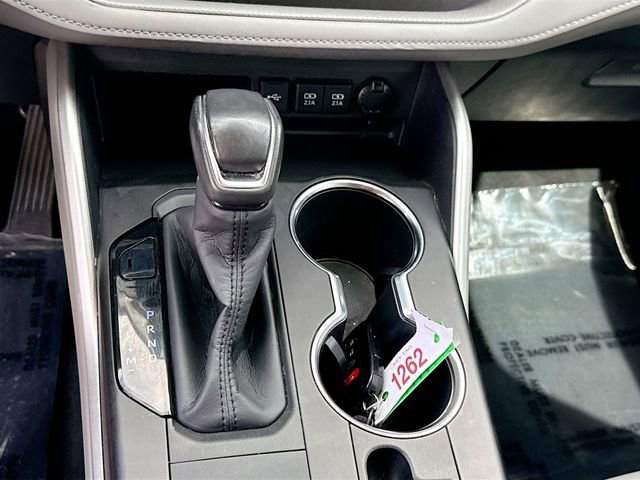 Used 2020 Toyota Highlander XLE image 16