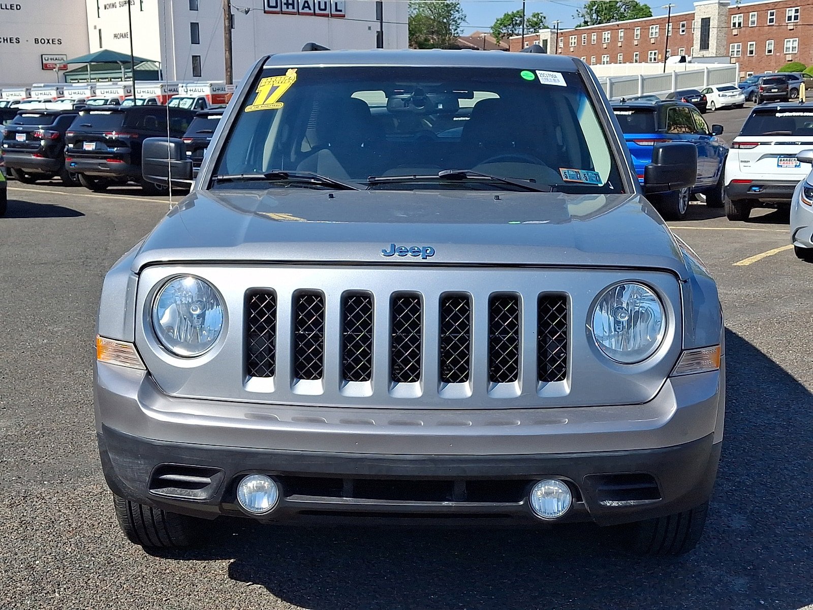 Used 2017 Jeep Patriot Latitude FWD image 2