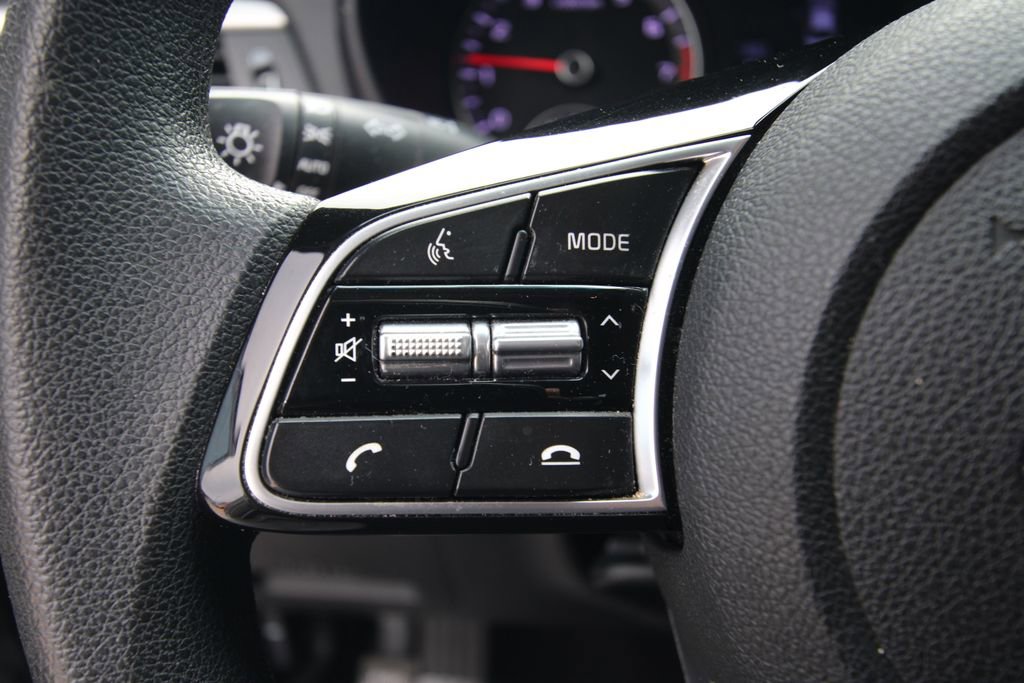 Used 2020 Kia Optima LX image 19