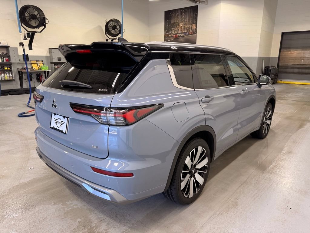 Used 2025 Mitsubishi Outlander SEL AWD/4WD image 6