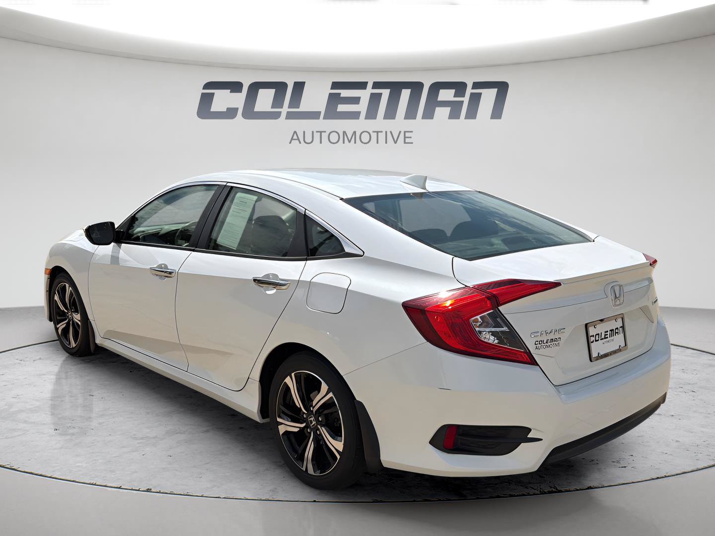 Used 2018 Honda Civic Touring image 9