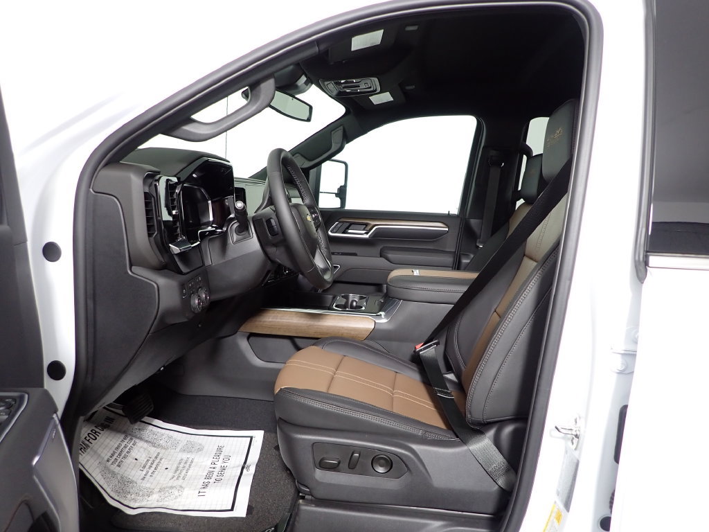 New 2026 Chevrolet Silverado 3500 High Country AWD/4WD image 21