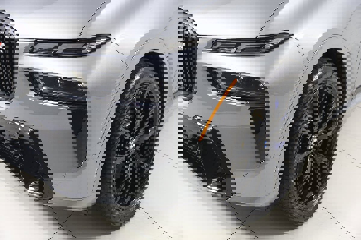 Used 2023 BMW X7 M60i w/ Executive Package image 71