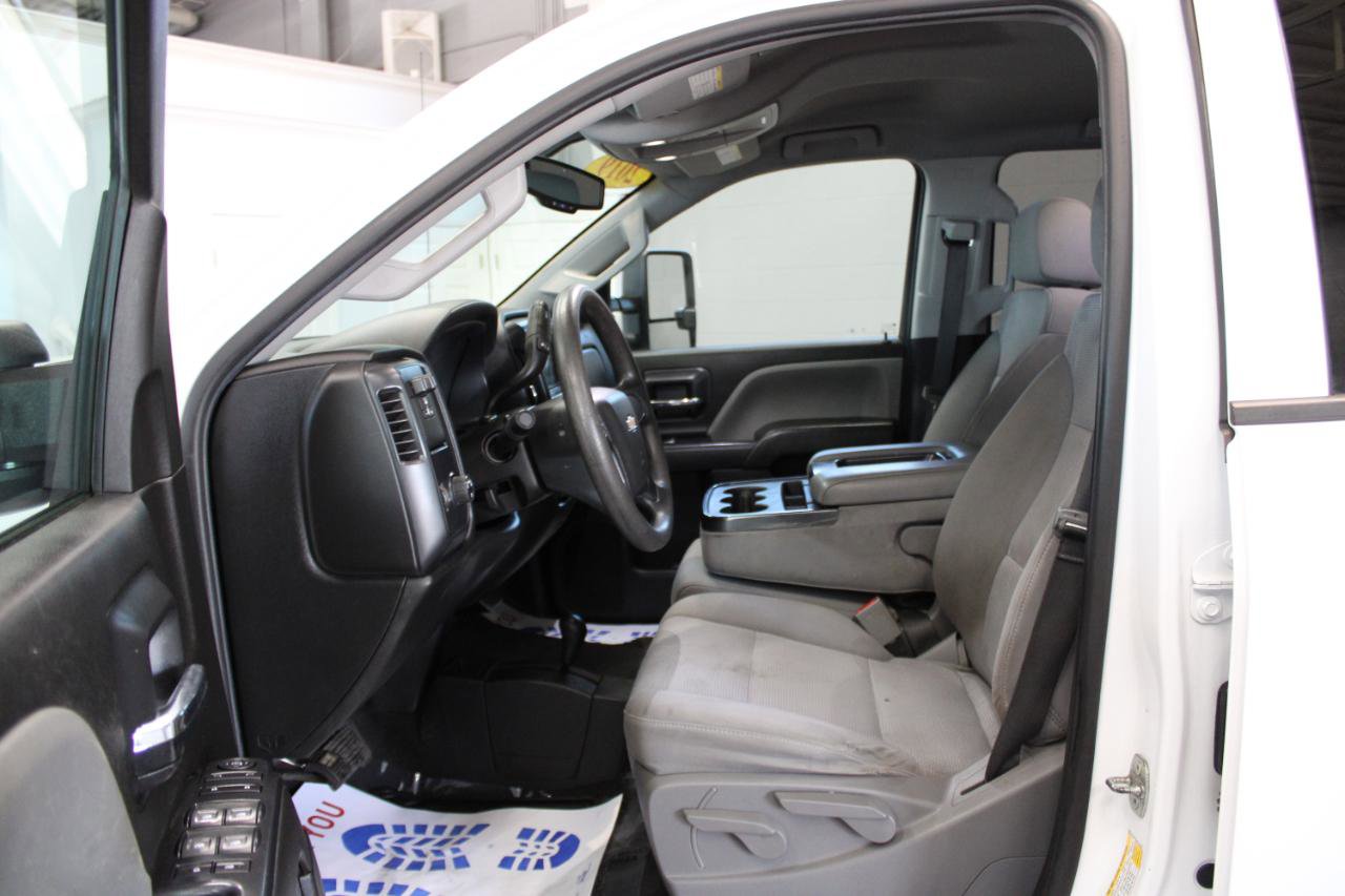 Used 2019 Chevrolet Silverado 2500 W/T w/ Snow Plow Prep Package AWD/4WD image 10