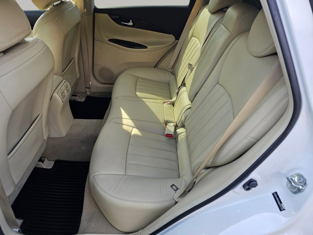 Used 2016 INFINITI QX50 AWD w/ Premium Plus Package image 25