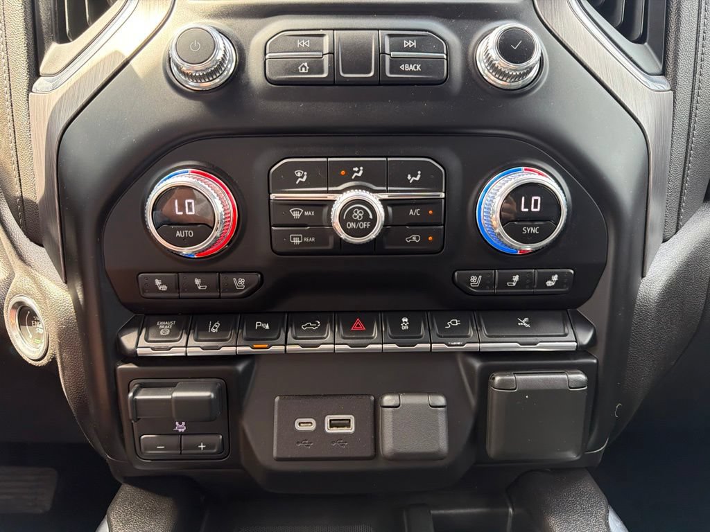 Used 2023 GMC Sierra 3500 Denali w/ Denali Ultimate Package AWD/4WD image 42