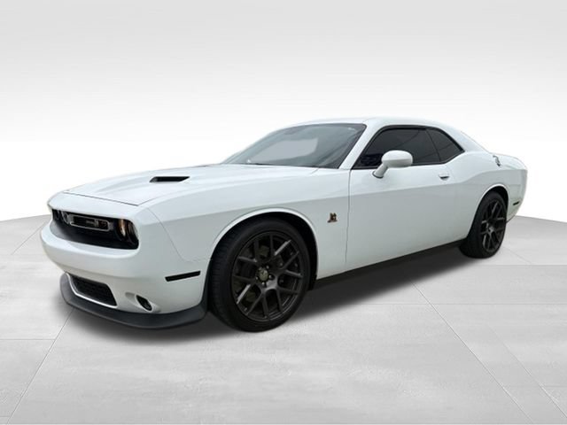 Used 2016 Dodge Challenger R/T Scat Pack w/ Leather Interior Group RWD image 9