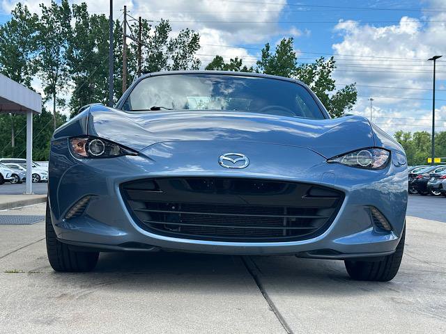Used 2017 MAZDA MX-5 Miata RF Grand Touring RWD image 2