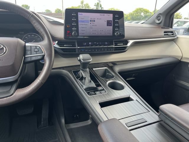Used 2022 Toyota Sienna Platinum FWD image 15