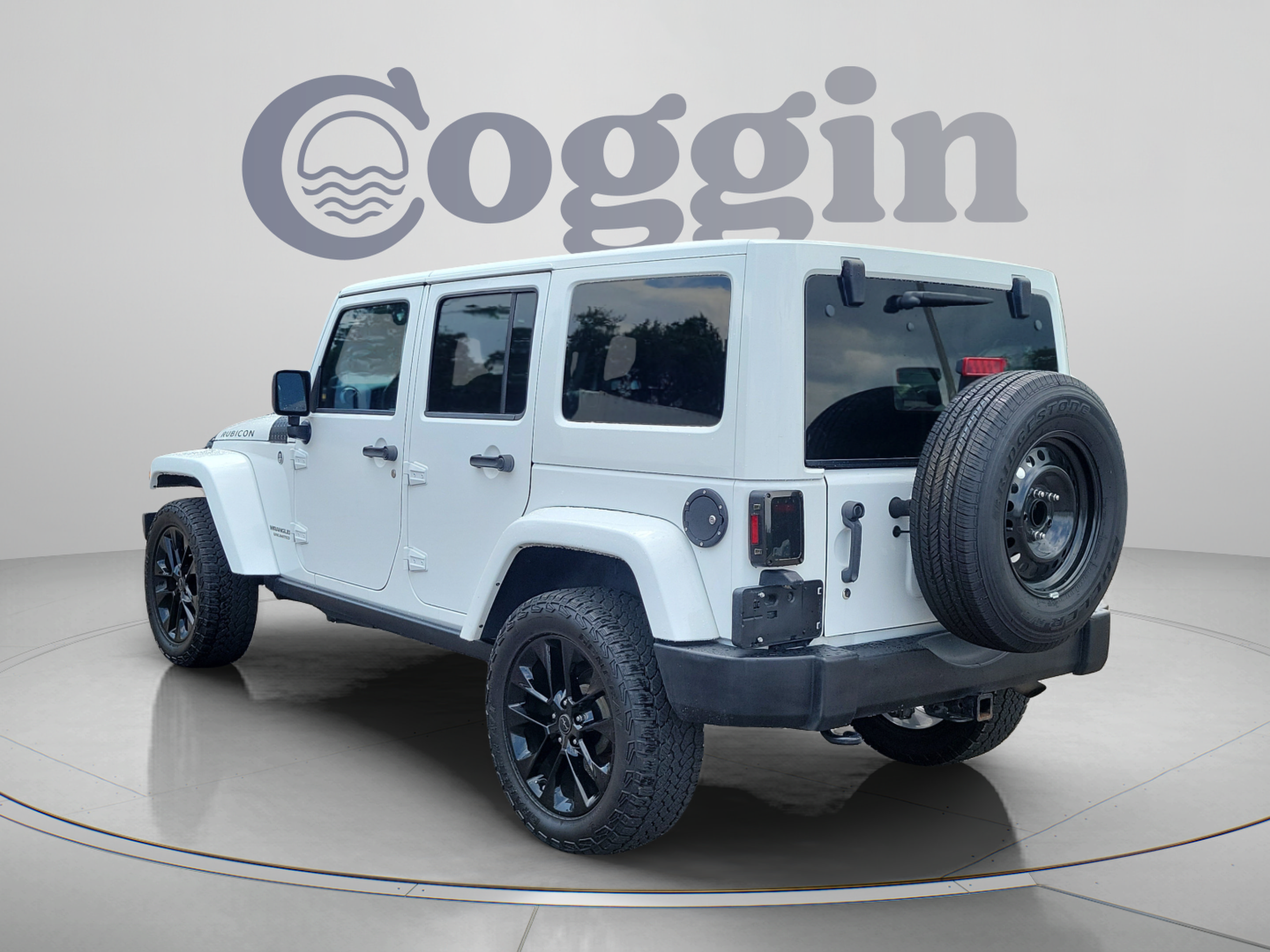 Used 2014 Jeep Wrangler Unlimited Rubicon w/ Connectivity Group AWD/4WD image 3