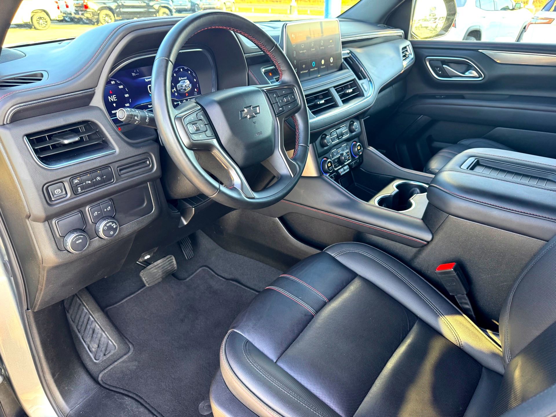 Used 2024 Chevrolet Suburban RST image 11