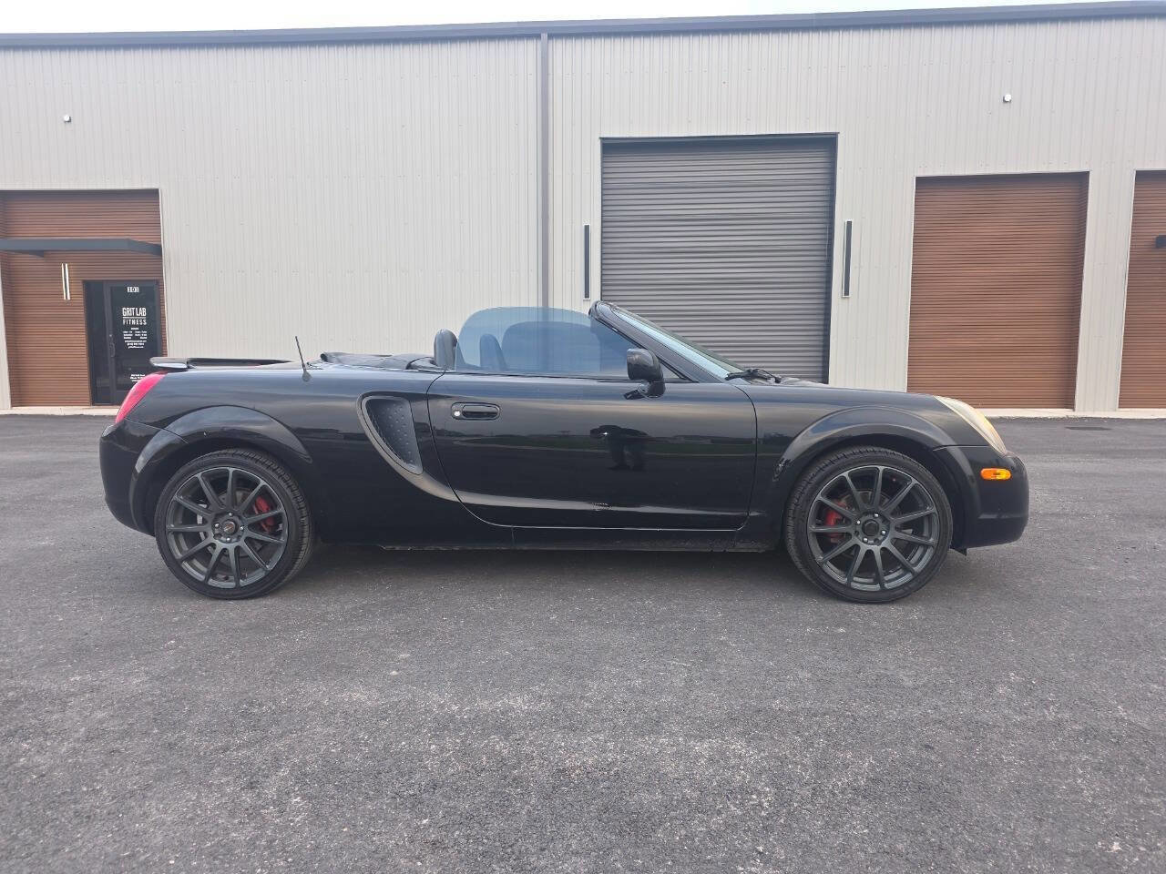 Used 2000 Toyota MR2 image 3