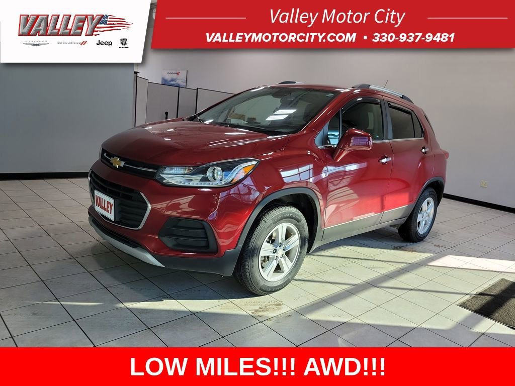 Used 2018 Chevrolet Trax LT w/ LT Convenience Package image 1