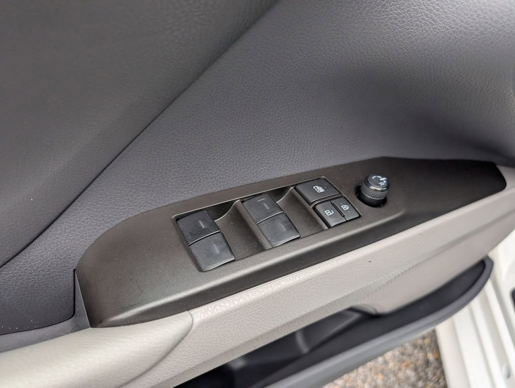 Used 2024 Toyota Camry LE w/ Convenience Package image 9