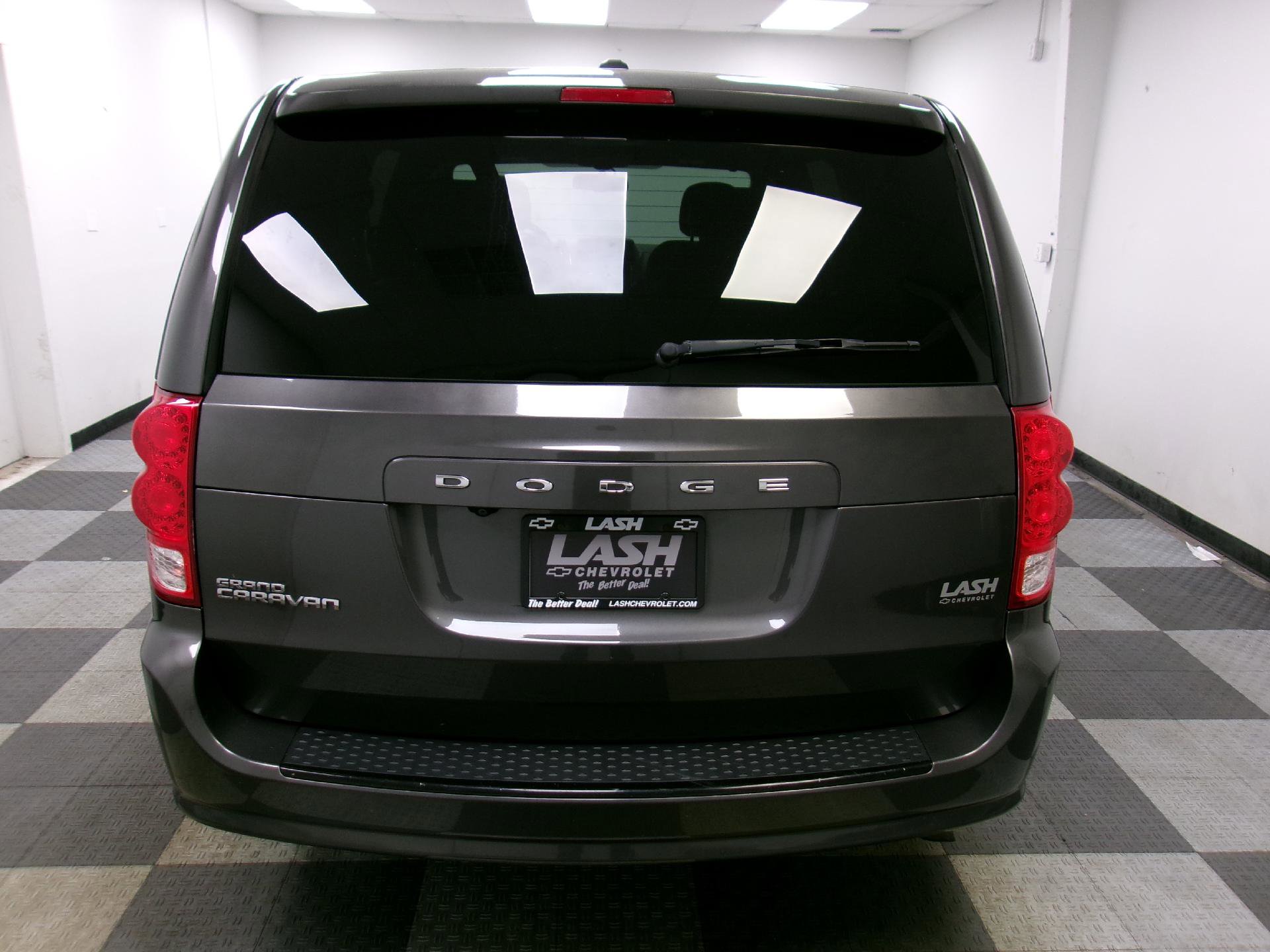 Used 2015 Dodge Grand Caravan SXT w/ Blacktop Package FWD image 16