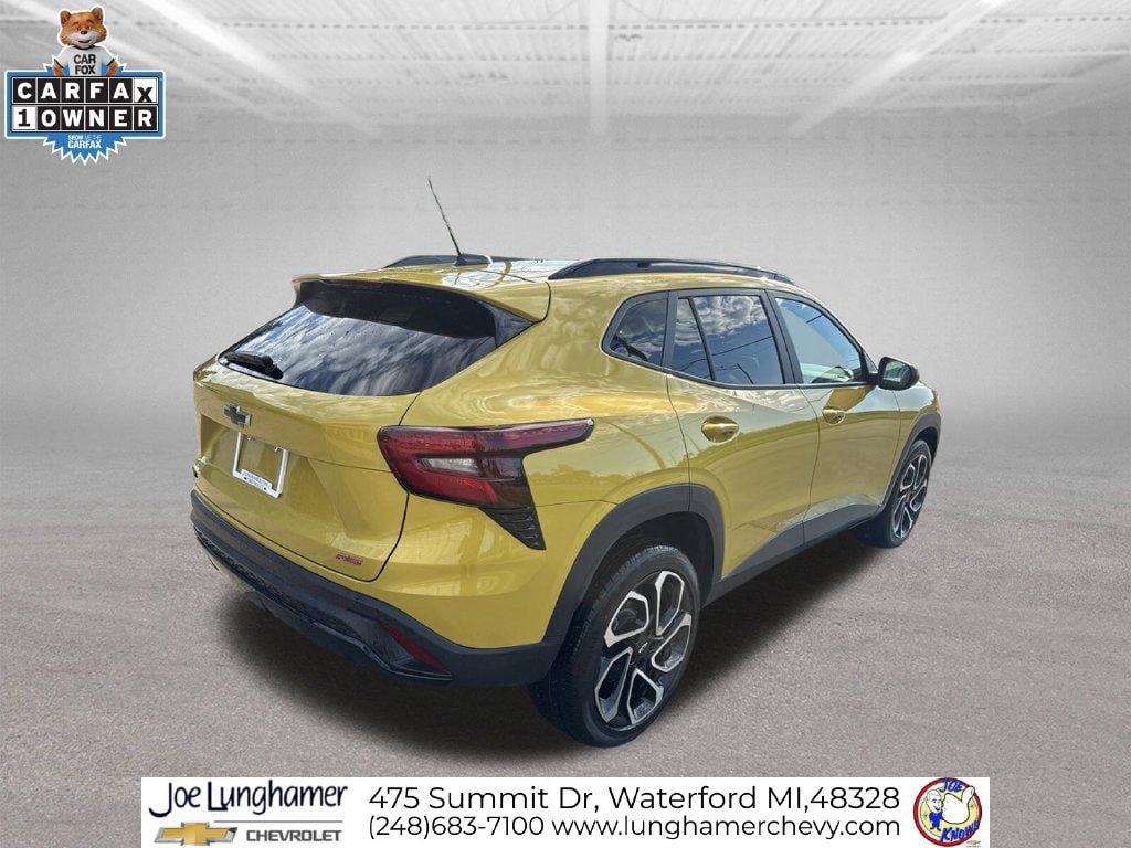 Certified 2025 Chevrolet Trax RS w/ Driver Confidence Package FWD image 3