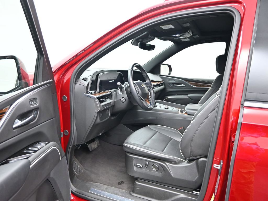 Certified 2024 Cadillac Escalade Premium Luxury image 9