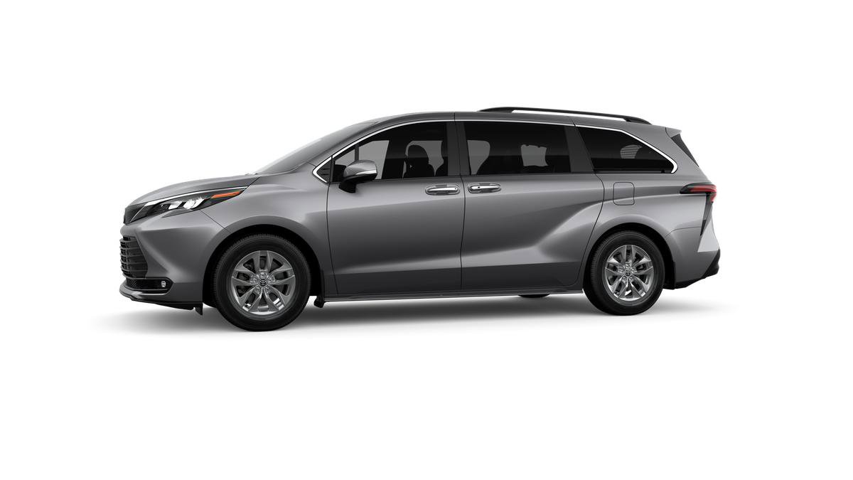 New 2026 Toyota Sienna XLE FWD image 3
