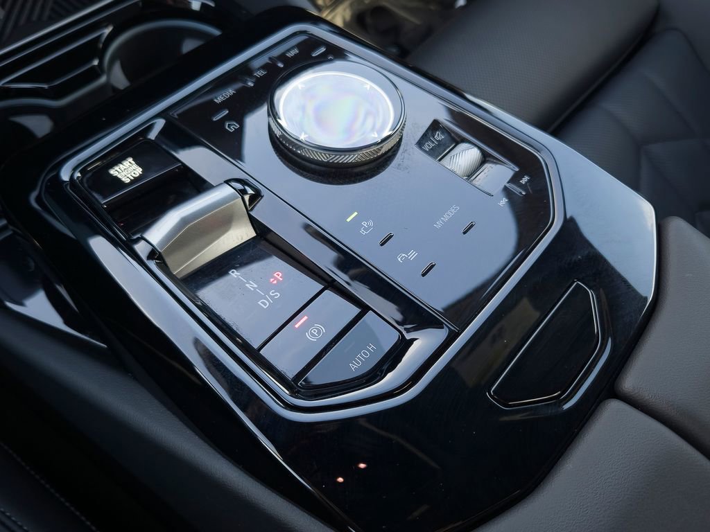 Used 2025 BMW 530i image 10