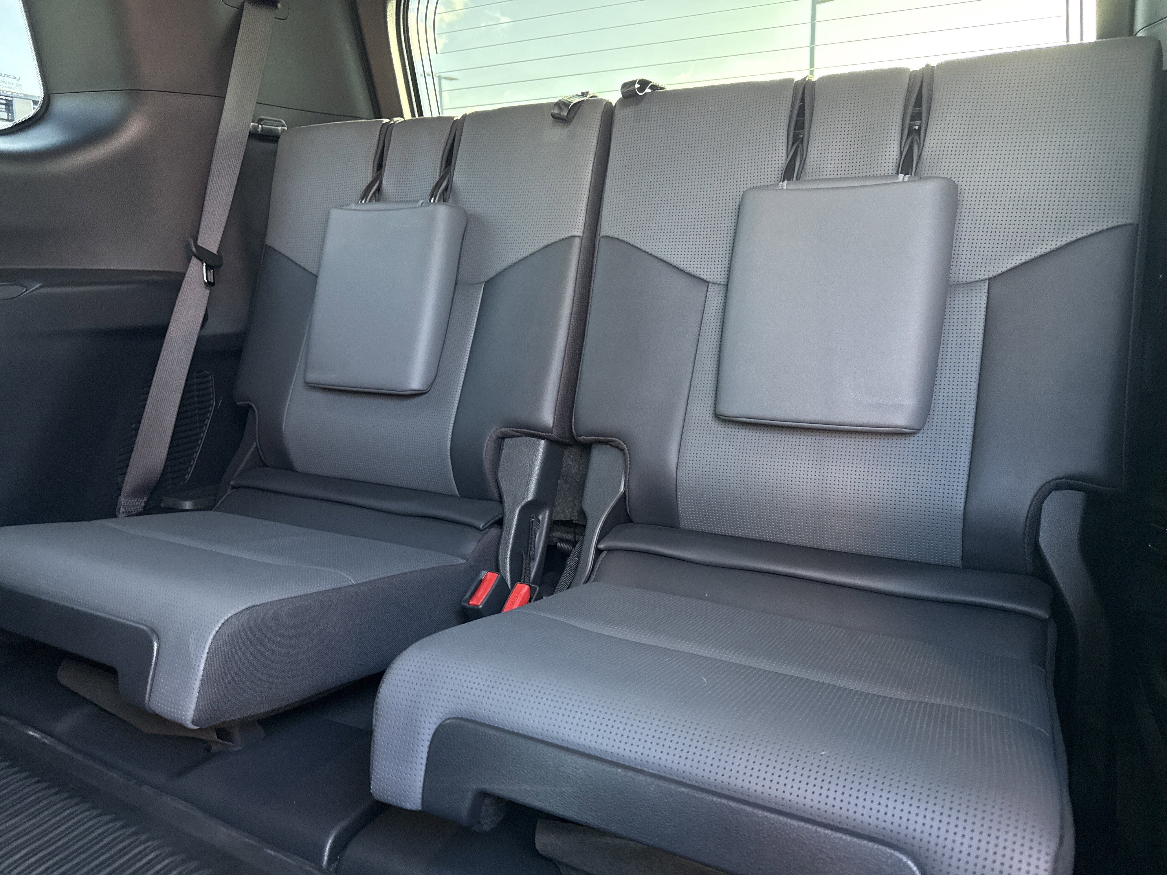 Used 2025 Lexus GX 550 image 32