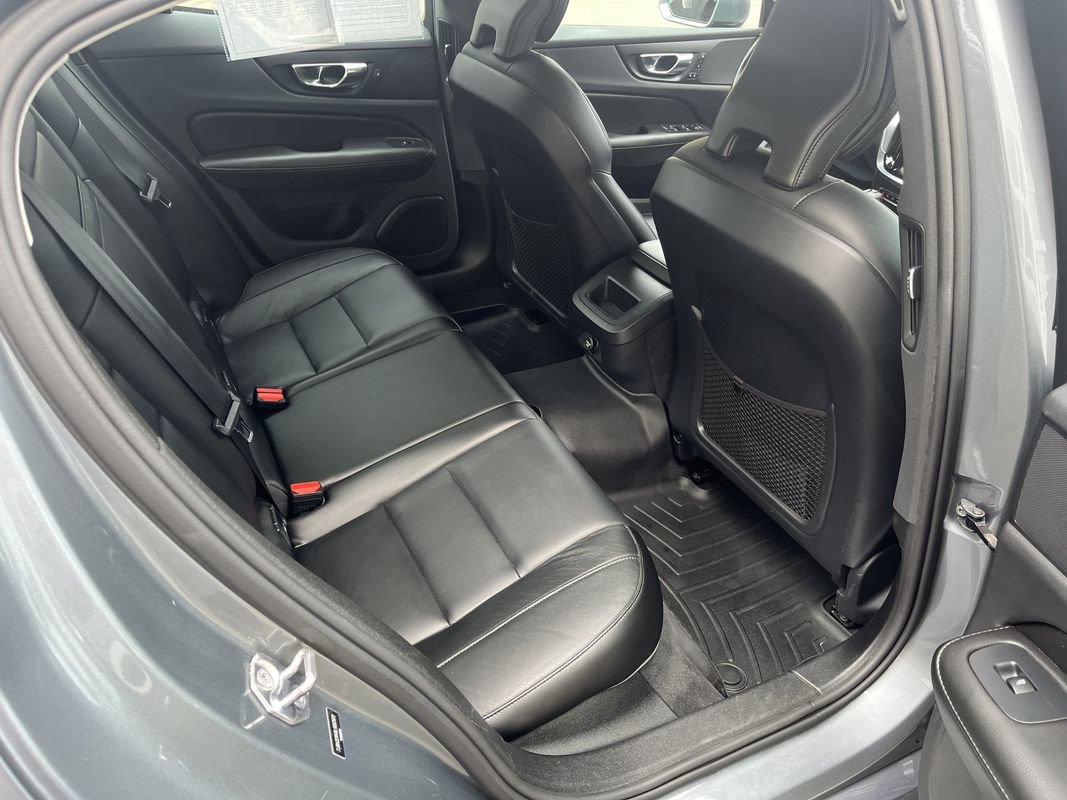 Used 2020 Volvo S60 T6 Momentum AWD/4WD image 21