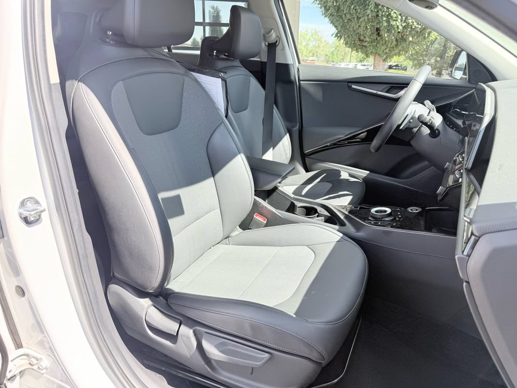 Used 2023 Kia Niro Wind w/ Wind Preserve Package FWD image 13