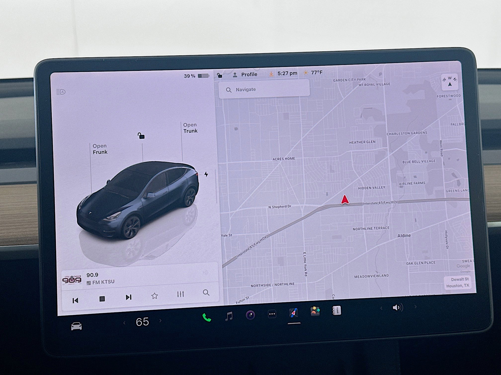 Used 2025 Tesla Model Y Long Range image 21