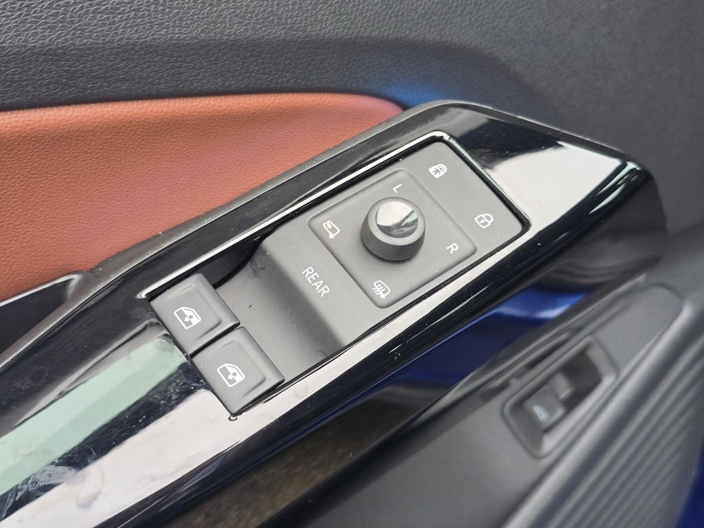 Used 2021 Volkswagen ID.4 Pro S RWD image 18
