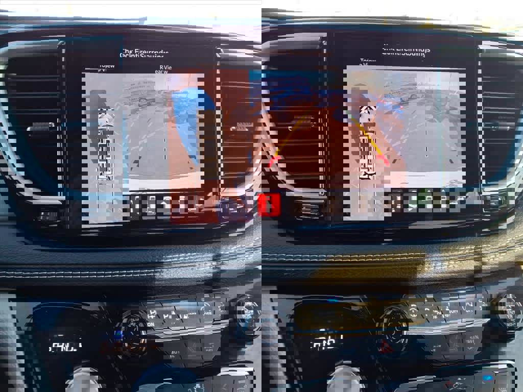 Used 2023 Chrysler Pacifica Touring-L image 21