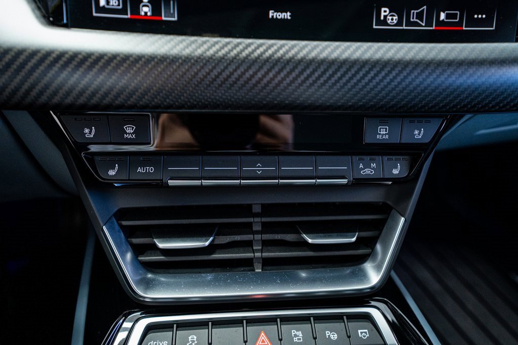 Used 2024 Audi e-tron GT Prestige image 48