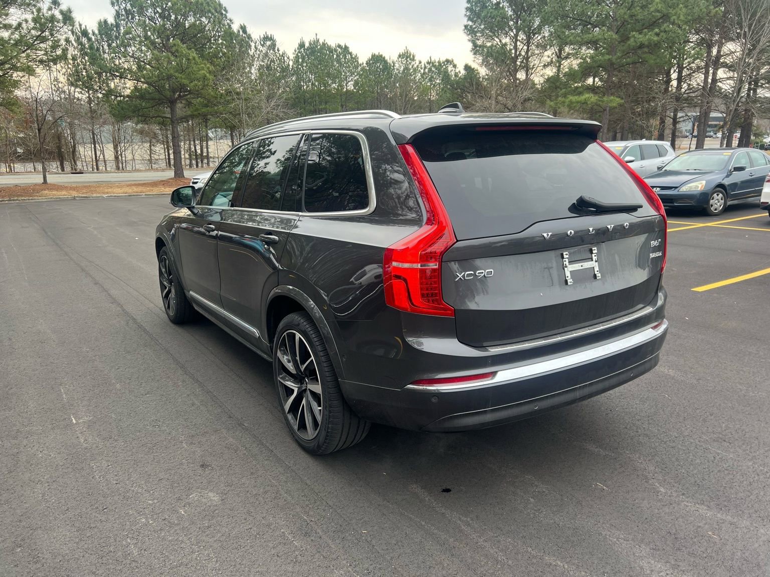 Used 2023 Volvo XC90 B6 Plus w/ Protection Package Premier image 14