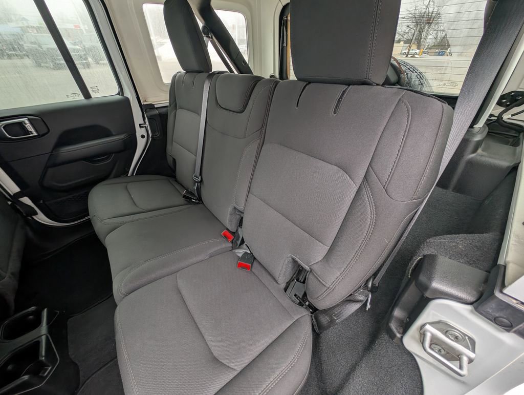 Used 2023 Jeep Wrangler Sahara image 18
