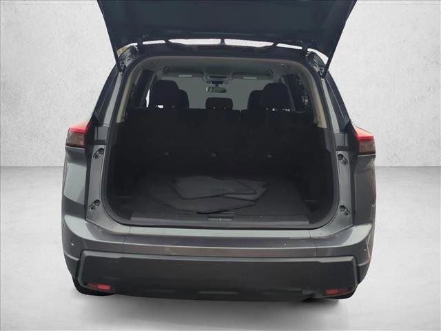 Used 2024 Nissan Rogue S image 6