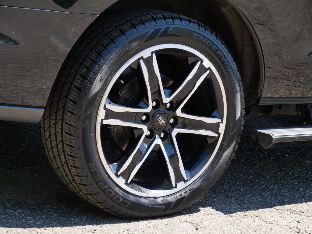 Certified 2019 Ford Expedition Limited w/ Equipment Group 303A AWD/4WD image 7