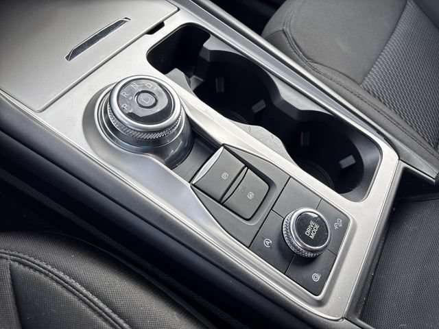 Used 2024 Ford Explorer XLT AWD/4WD image 25