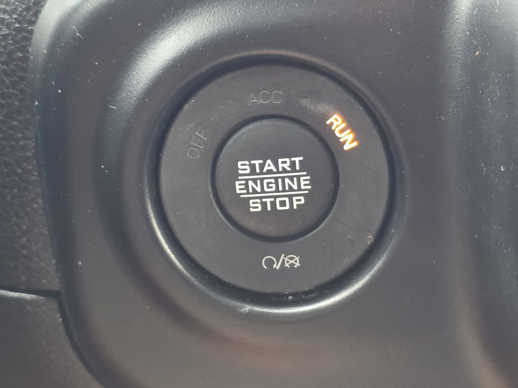 Used 2022 Jeep Wrangler Unlimited Sahara image 29