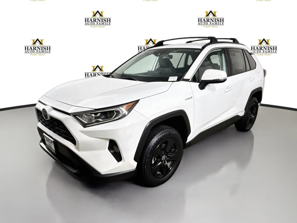 Used 2021 Toyota RAV4 XLE w/ XLE Grade Weather Package AWD/4WD image 3