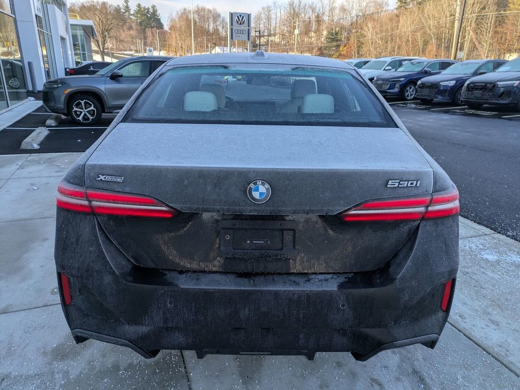 New 2026 BMW 530i xDrive w/ M Sport Package image 4