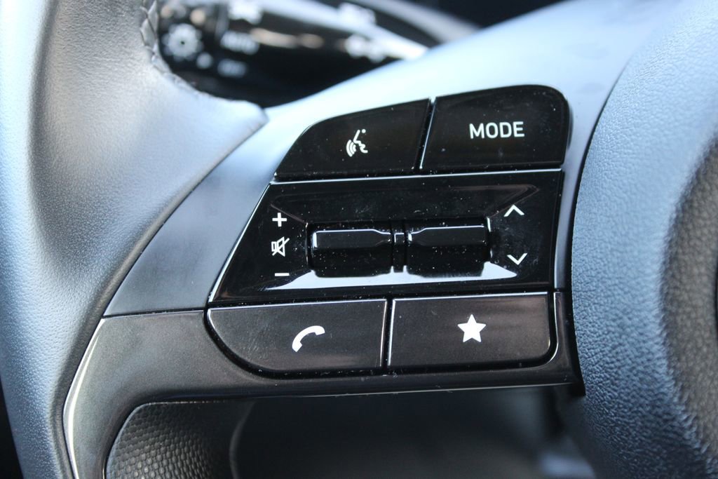 Used 2025 Hyundai Elantra SEL image 27