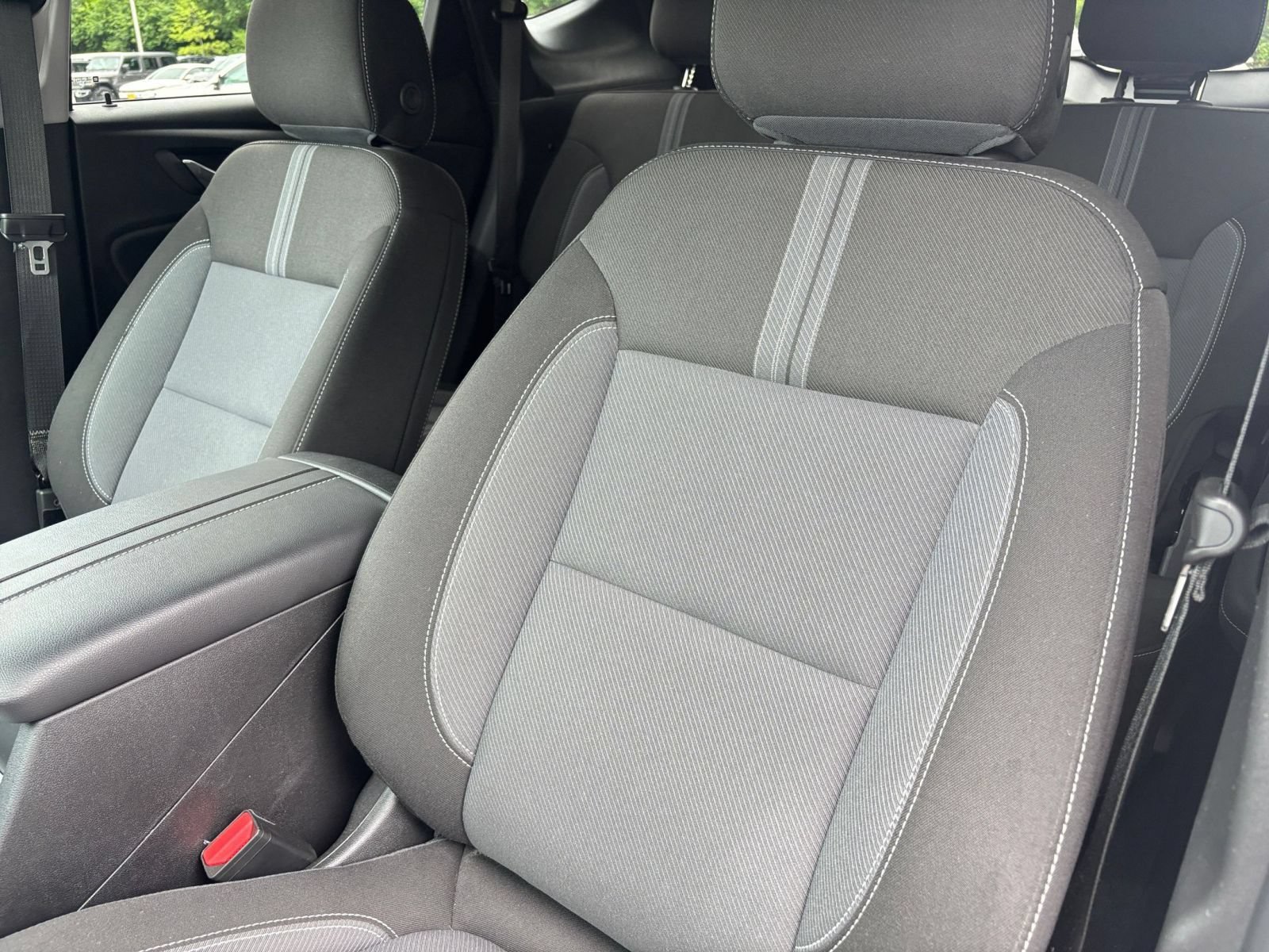 Used 2025 Chevrolet Blazer LT FWD image 36
