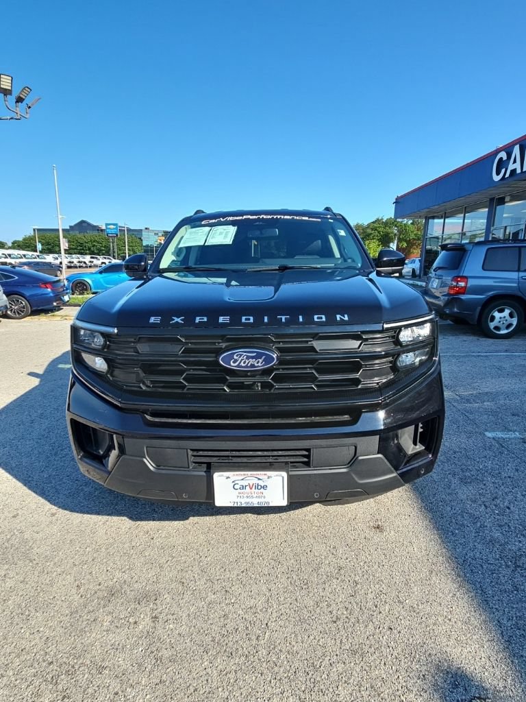 Used 2026 Ford Expedition Max Active RWD image 3