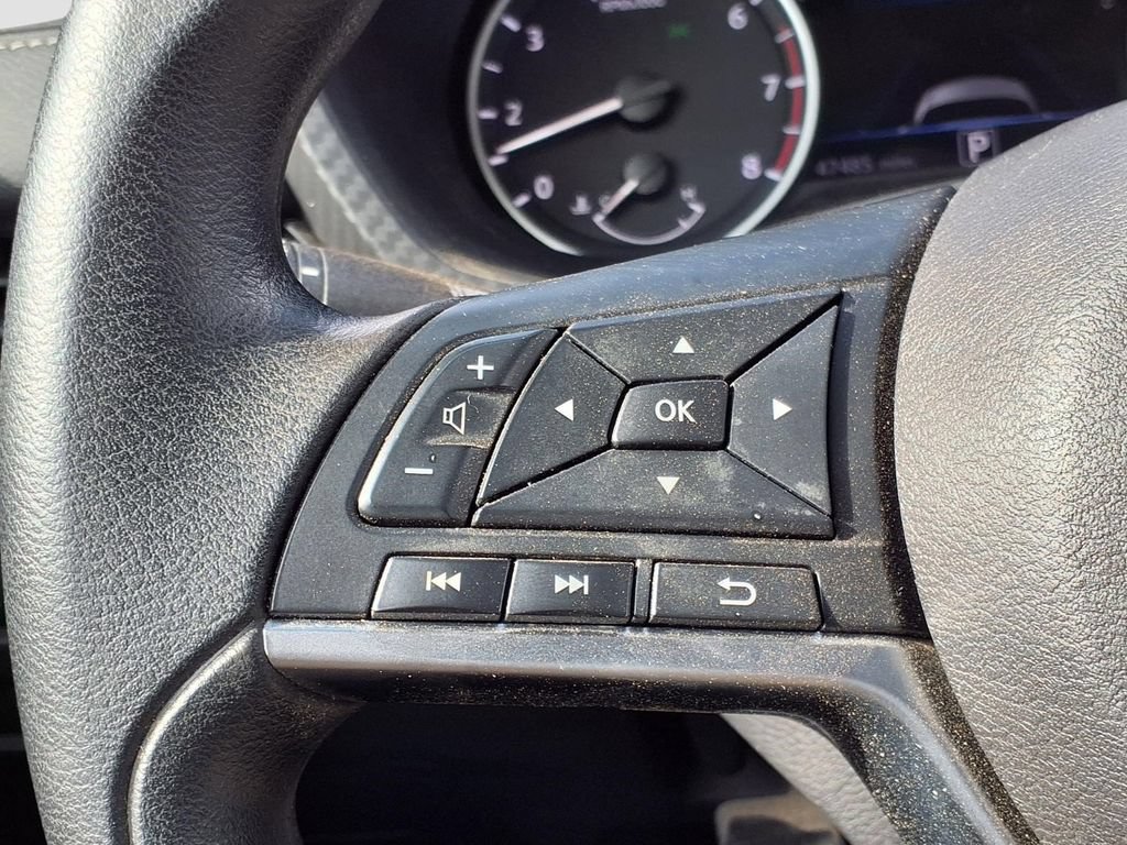 Used 2025 Nissan Sentra SV FWD image 16