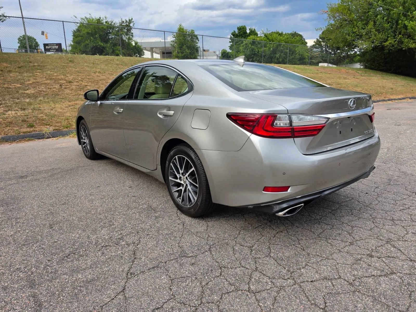Used 2016 Lexus ES 350 w/ Luxury Package w/Wood Trim FWD image 7