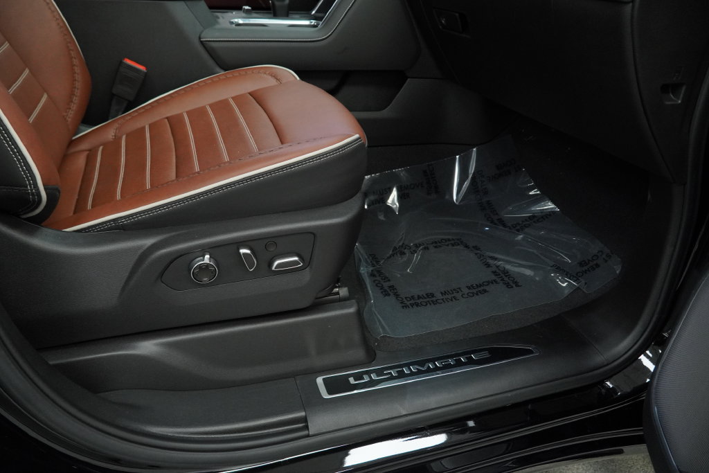 Certified 2025 GMC Sierra 1500 Denali Ultimate AWD/4WD image 38