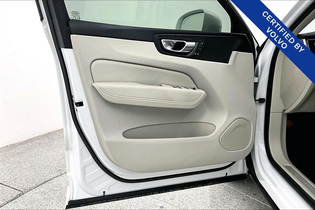 Used 2023 Volvo XC60 B5 Plus w/ Protection Package Premier image 23