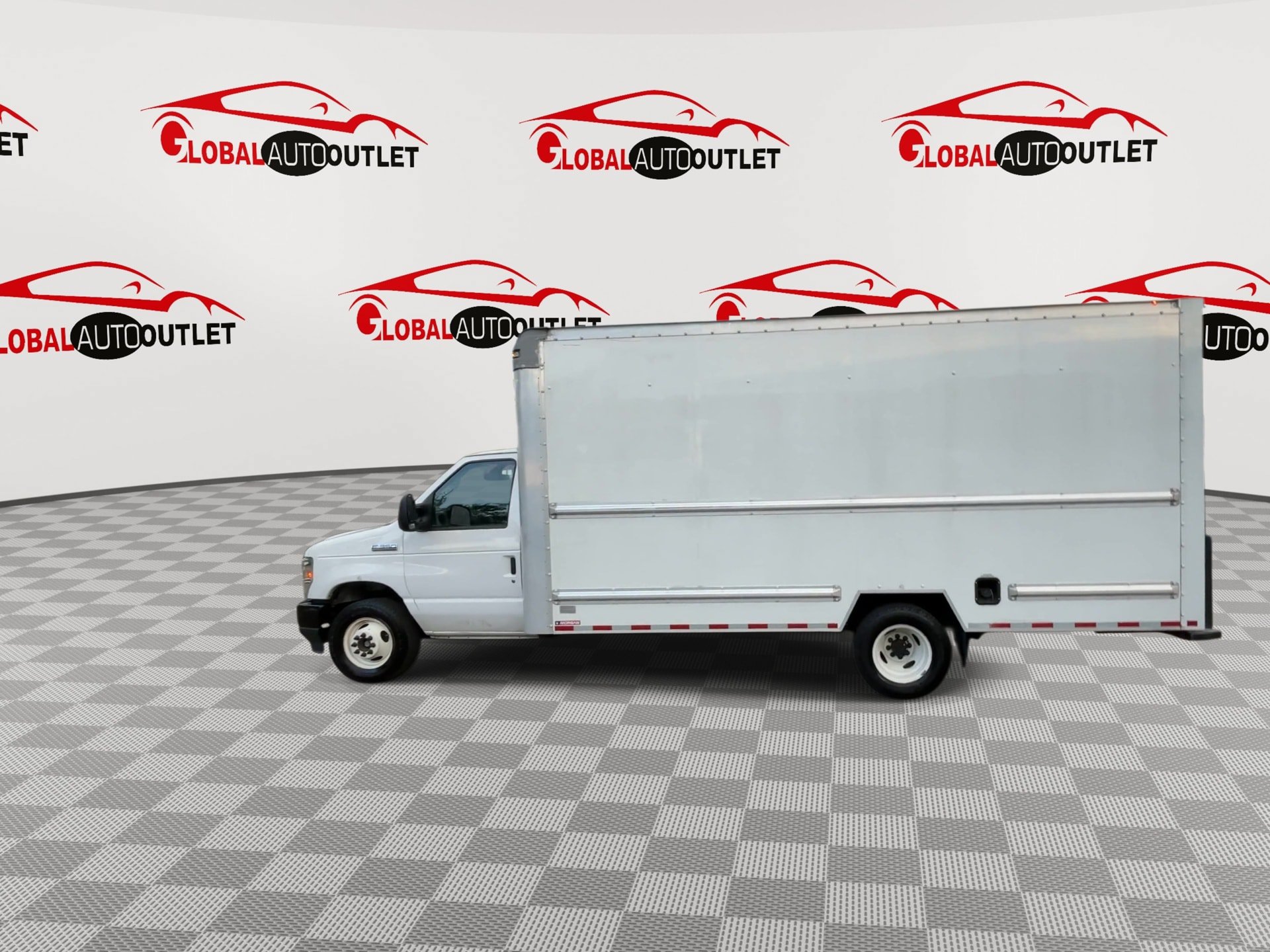 Used 2021 Ford E-350 and Econoline 350 Super Duty RWD image 6