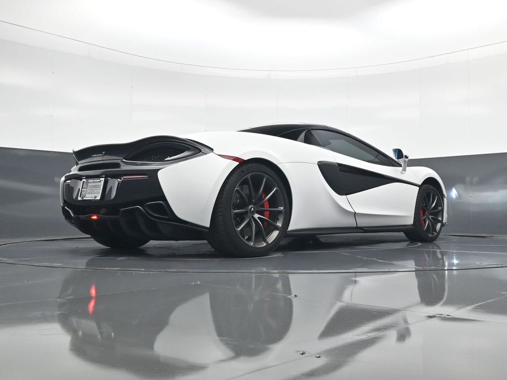 Used 2019 McLaren 570S Spider image 24